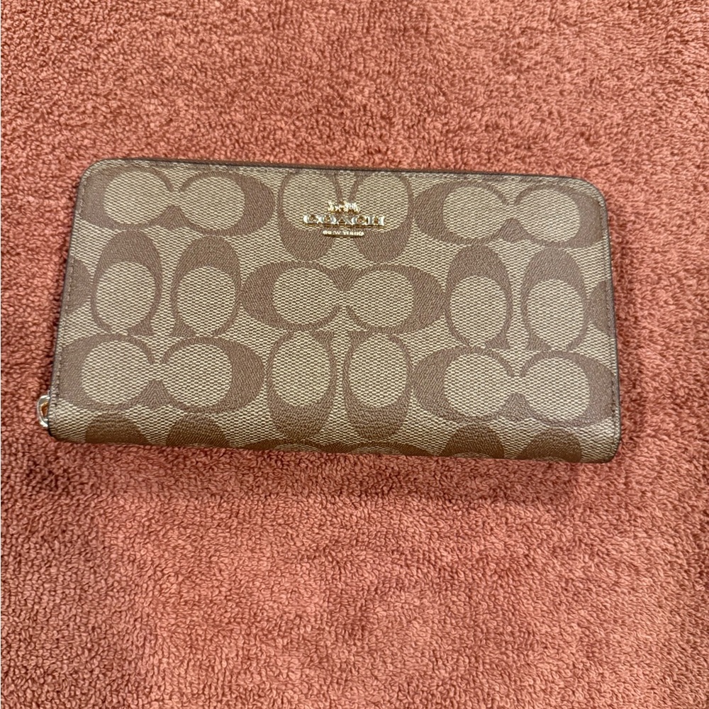 Authentic signature coach wallet